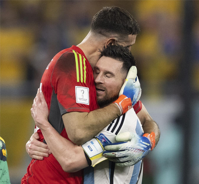 开云中国体育网页版登录 梅西巅峰对决，字母哥与80激战公牛分钟，精彩发挥胜负难料！